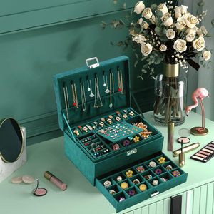Caja Organizadora de Joyas Ecológica de Terciopelo Verde de 3 Capas con Logotipo Personalizado y Cerradura con Llave, Estuche de Almacenamiento de Joyas para Mujer, Anillos, Collares - Product Image 4