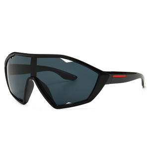 Hot Selling Fashion Newest <b>Large</b> <b>Frame</b> Sunglasses Oversized Waterproof Shield Women Sunglasses One Piece Lens Sunglasses 2021 - Product Image 4