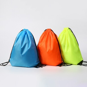 Bolso con cordón impreso con logotipo personalizado del fabricante, bolso con cordón de nailon de alta calidad, bolso de nailon impermeable ecológico al por mayor - Product Image 1