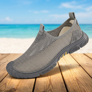 Chaussures plates grises à enfiler pour hommes 2026, chaussures aquatiques en maille à séchage rapide, dessus en maille ajourée, semelle extérieure robuste antidérapante, sandales de plage et de randonnée quotidiennes - Product Image 1