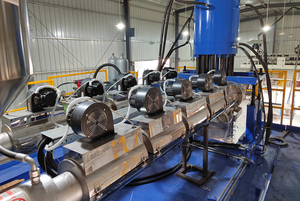 ماكينة النفخ والقولبة بالبثق من البولي إيثيلين وطبلة خزان الأسطوانة ، ماكينة صنع النفخ في من البلاستيك وصب البولي إيثيلين عالي الكثافة 30 - Product Image 4