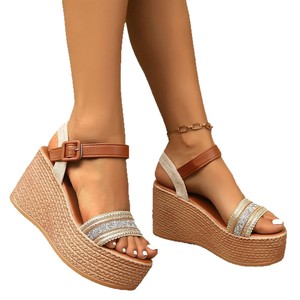 Sandales romaines compensées à plateforme pour femme, nouveau style d'été, à semelle épaisse et blocs de couleur - Product Image 5
