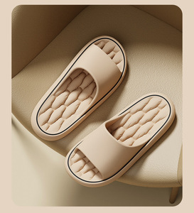 Sandalias de plataforma EVA ligeras y cómodas para ducha, masaje y uso doméstico en invierno y verano, ideales para el baño. - Product Image 4