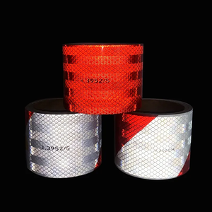 Cinta reflectante certificada IRAM I39525 para el <span class=keywords><strong>mercado</strong></span> argentino, cinta de seguridad de alta visibilidad sellada Edge para camiones y remolques - Product Image 3