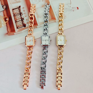 Vendita calda orologio Vintage braccialetto al quarzo movimento impermeabile quadrato quarzo piccolo orologio d'oro per le donne gioielli di lusso senza scatola - Product Image 2