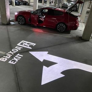 Segno di mappatura proiettore 4k Display luminoso pavimento e parete segni di sicurezza in posizioni qualsiasi immagine personalizzata può essere proiettata a distanza ravvicinata