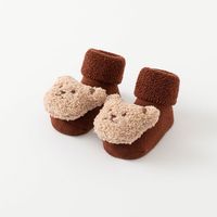 Nouveau-né bébé chaussettes éponge polaire épaissie automne et hiver bébé mi-mollet chaussettes de sol antidérapantes chaussettes pour tout-petits en gros