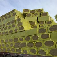 Panneau en laine de roche pour isolation extérieure des murs et des toits, avec propriétés insonorisantes et ignifuges, pour les structures de murs-rideaux