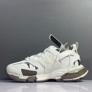 The <b>white</b> breathable sports <b>casual</b> <b>shoes</b> feature a mesh upper design which is of high quality and luxurious - Product Image 2