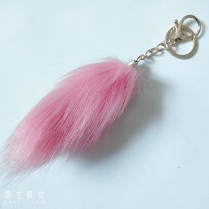 พวงกุญแจหางจิ้งจอกนุ่มนิ่มและทันสมัย - Product Image 6