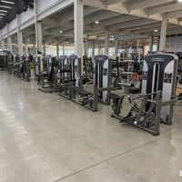 Machine à pectoraux à bras droits avec plaques d'acier pour l'entraînement musculaire et l'équipement de salle de sport