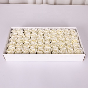 TC Vente en gros <span class=keywords><strong>pas</strong></span> chère de pétales de rose artificiels pour décoration de mariage, têtes de fleurs de 5 cm, 50 pièces par boîte cadeau, roses en savon à 3 couches - Product Image 6