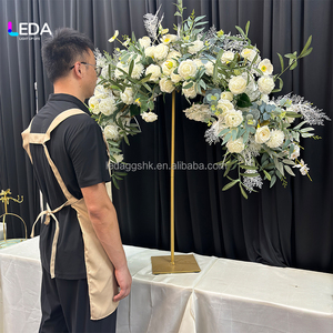ขาตั้งดอกไม้เหล็กดีไซน์ทันสมัย LEDA พร้อมลวดลายสีทองเหล็ก ดีไซน์ใหม่ล่าสุด ของตกแต่งงานแต่งงานสไตล์โรแมนติก - Product Image 2
