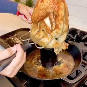 Sartén de Hierro Fundido Pre-Sazonada SEB, Sartén Antiadherente | Apto para Horno, Estufa o Parrilla <span class=keywords><strong>al</strong></span> Aire Libre, Soporte para Pollo, Asador - Product Image 6