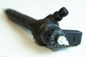 หัวฉีดน้ำมันดีเซลแบบหัวฉีดคอมมอนเรลสำหรับรถออดี้ A1 A3 A4 A5 A6 Q3 Q5 TT VW 03L130277J ที่นั่ง0445110368 03L 130 277 <span class=keywords><strong>Q</strong></span> - Product Image 2