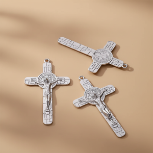 Crucifijo Católico de Aleación Metálica al por Mayor, 7.8cm*4.5cm, con San Benito, Estilo Cristiano Ortodoxo - Product Image 5