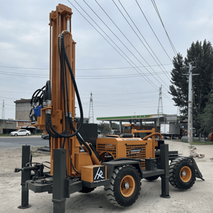 광산 용 필수 펌프 모터 및 엔진 부품을 갖춘 베스트 셀러 200 미터 깊이 추적 수질 드릴링 장비 - Product Image 1