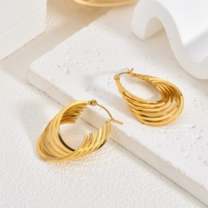 Pendientes de Aro Trenzados Multicapa de Acero Inoxidable Chapado en Oro, Estilo Minimalista, Geométricos Irregulares, a la Moda - Product Image 4