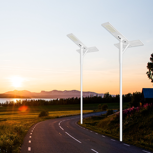 Lampe solaire de rue extérieure tout-en-un en aluminium IP65 avec capteur de mouvement 100W/200W/300W LED Caméra CCTV pour route FL-YTH-KM2A-5MZ IP65 - Product Image 3