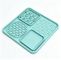 Tapis d'alimentation lente en caoutchouc de qualité alimentaire pour chiens, à quatre compartiments, anti-étouffement, pour lécher, pour chiens et chats, accessoire d'alimentation pour animaux de compagnie