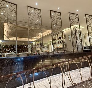 Panneaux de séparation de luxe d'acier inoxydable pour les projets intérieurs à extrémité élevé dans les espaces résidentiels du Vietnam - Product Image 1