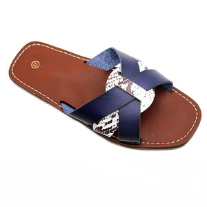 Wholesale Best-selling New Style Comfortable <b>Slip</b>-<b>on</b> Flat Outdoor Vacation Casual Durable Women's Sandals and <b>slippers</b> - Product Image 4