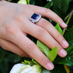 Anello di Fidanzamento di Lusso con Gemma Blu per Donne, Elegante Gioiello da Dito alla Moda - Product Image 2