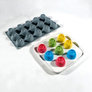 Moule de cuisson en silicone rose de qualité alimentaire TangChu à démoulage facile, idéal pour les cupcakes DIY, les savons, les bougies et les cadeaux romantiques faits main - Product Image 4