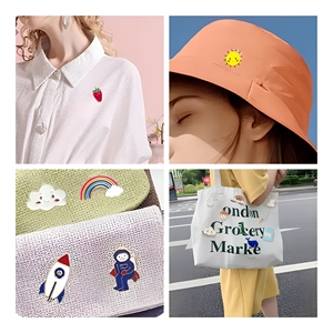 Pins de solapa personalizados de metal chapado en oro con esmalte, troquelados e impresos, con diseño de anime divertido y lindo, con tarjeta de soporte, al por mayor - Product Image 4