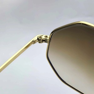 Lunettes de soleil de luxe en métal à monture complète octogonale UV400, haute qualité, style urbain unisexe, activités de plein air - Product Image 5
