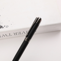 Stylo plume en métal de luxe de haute qualité plume fine Logo personnalisé calligraphie pour les affaires nouveauté écriture qualité assurée boîte-cadeau