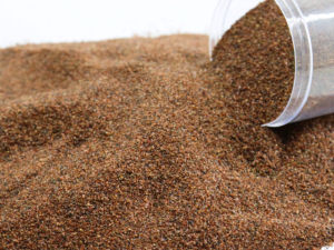 Arena Abrasiva de Granate Marrón Natural al por Mayor, Malla 30-60, para Sandblasting, Corte por Chorro de Agua y Filtración de Agua - Product Image 2