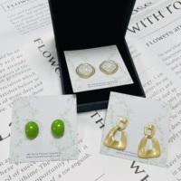 Cartes de présentation de bijoux écologiques personnalisées avec logo, cartes d'emballage imprimées sur mesure pour boucles d'oreilles, marque USM, sacs personnalisés Guangdong