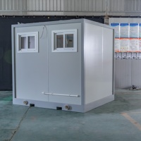 Configuration de plusieurs stands Solution de toilette de site durable à faible entretien Toilettes mobiles pour toilettes temporaires urbaines