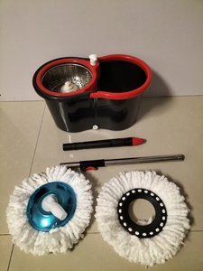 Juego de Cubo de Fregado Giratorio 360° de Alta Resistencia con Mango de Acero Inoxidable, Uso en Seco y Húmedo, 2 Cabezales de Fregado - Product Image 2