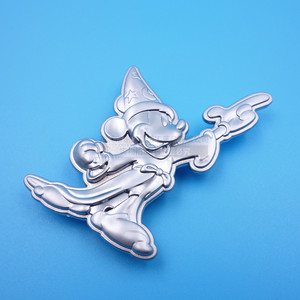 Plaque de nom en alliage de zinc 3D moulée sur mesure avec logo Mickey Mouse pour sacs et sacs à main, badge métallique - Product Image 1