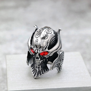 แหวนผู้ชายสแตนเลสสไตล์เรโทร ดีไซน์หัวกะโหลกตาแดง ของขวัญเครื่องประดับสไตล์พังก์ - Product Image 2