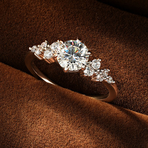 Anillo de Compromiso de Moissanita con Corte Redondo de 1 Quilate, Calidad VVS D GRA, para Mujer, Lujoso, Chapado en Oro de 14K, Joyería Antideslustre - Product Image 4