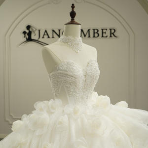 GT26040 Vestido de Novia Elegante y Moderno Estilo Princesa Francesa con Escote Corazón, Apliques, Cola Capilla, Largo hasta el Suelo, Sin Tirantes, de Tul - Product Image 4