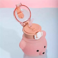 Offre Spéciale Tiktok dégradé mignon bouteille d'eau filles tasse en plastique gourdes bouteille d'eau ours en plastique bouteille de boisson avec paille et poignée