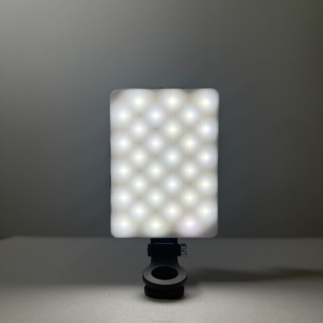Compact 2000mAh 4W Portable Light 3 Modes CRI 80+ 60 LEDs Type-C/Micro-USB Phone Holder for Selfie Vlog Makeup Light