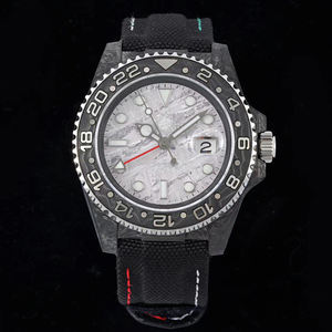 Reloj de Fibra de Carbono con Diseño de Tinta Negra para Hombre, Serie 2025, Diseño Minimalista, Sofisticado y Atrevido, Ideal para Viajes de Negocios - Product Image 1