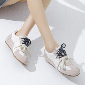 Zapatillas deportivas para mujer, zapatos para aumentar la altura con diseño de empalme multicolor. - Product Image 3