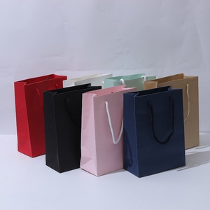 Pré-vente : Coffret à bijoux en carton personnalisé avec logo pour bagues, colliers et bracelets, destiné au marché des bijoux. - Product Image 5