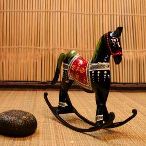 ม้าโยกเหล็กดีไซน์ทันสมัย เป็นมิตรกับสิ่งแวดล้อม ของตกแต่งบ้าน ชุดหลายชิ้น ชั้นวางหนังสือตกแต่งห้องทำงาน ยอดนิยม - Product Image 3