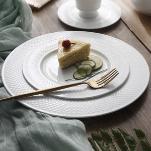 Vente en gros <span class=keywords><strong>de</strong></span> porcelaine royale ensemble <span class=keywords><strong>de</strong></span> dîner d'hôtel pour traiteur ensemble <span class=keywords><strong>de</strong></span> salle à manger assiettes <span class=keywords><strong>de</strong></span> dîner <span class=keywords><strong>de</strong></span> mariage ensembles d'<span class=keywords><strong>ustensiles</strong></span> <span class=keywords><strong>de</strong></span> <span class=keywords><strong>cuisine</strong></span> <span class=keywords><strong>vaisselle</strong></span> pour la maison - Product Image 2