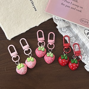 Porte-clés fraise en résine tendance, pendentif fruit mignon, rose doux et adorable, accessoires de sac pour couple et meilleurs amis, cadeaux - Product Image 1