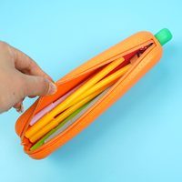 Étui à crayons en silicone personnalisé en forme de carotte 3D, organiseur de papeterie en silicone souple pour enfants, cadeau pour l'école