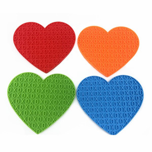 New Eco-Friendly Heart-Shaped Slow Dispensing Dog Lick <b>Mat</b> Made From Silicone - Product Image 6