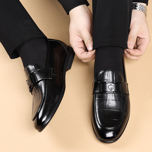 Mocassins pour hommes à bout rond, à enfiler, avec doublure en maille respirante, semelle extérieure en caoutchouc, décoration à boucle, couleur unie, chaussures de conduite - Product Image 3